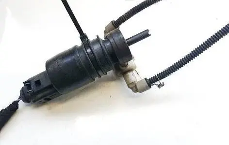 Opel Insignia A Windscreen/windshield washer pump 13250357