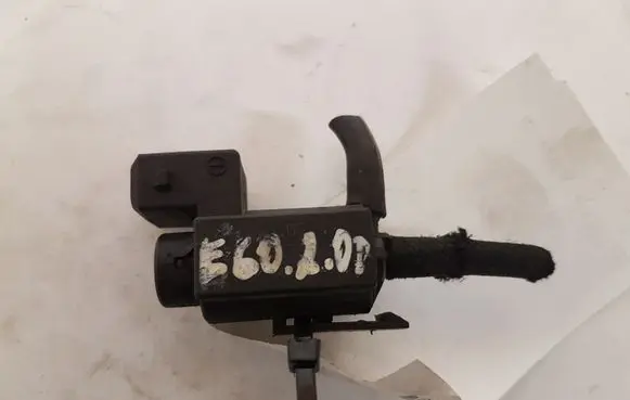 BMW 5 E39 Turbo solenoid valve 72234100 1742712