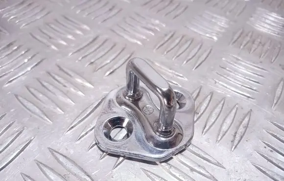 Jaguar XF X250 Rear door lock loop/hook striker P080607