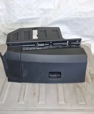 Nissan Murano Z50 Glove box 68108