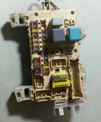 Toyota Corolla Verso AR10 Fuse box set 892210F010