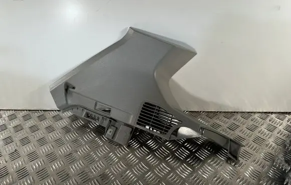 BMW X3 F25 (D)pillar trim (top) 7228139