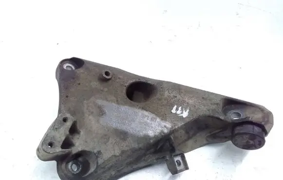 BMW X5 E70 Engine mounting bracket 6790021
