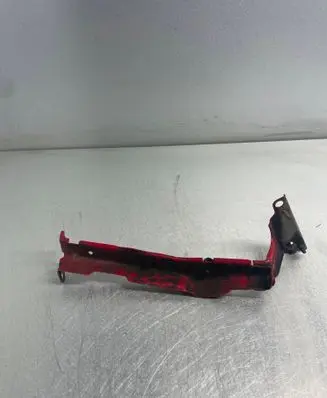 Audi A4 S4 B8 8K Fender mounting bracket 8K0821135