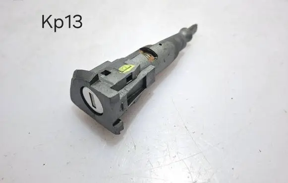 Volkswagen Sharan Front door lock (next to the handle) 7N0837167