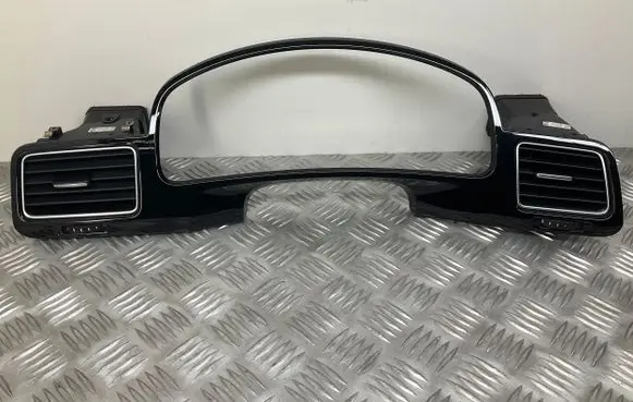 Volkswagen Touareg II Dashboard trim 7P1857221 7P1819728A 7P1819703A