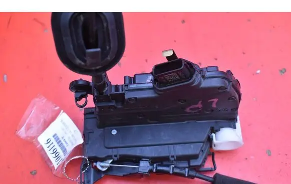 Renault Clio I Front door lock 805033000R