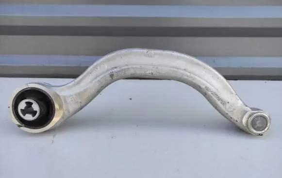 Tesla Model 3 Rear control arm 104435900A