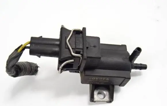 Toyota Avensis T270 Vacuum valve 258600R010 72828606