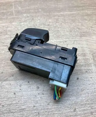 Mazda 5 Electric window control switch CC3366380A K0021 5339T5