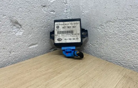 Volkswagen PASSAT B5.5 Light module LCM 4Z7907357 5LA00808107
