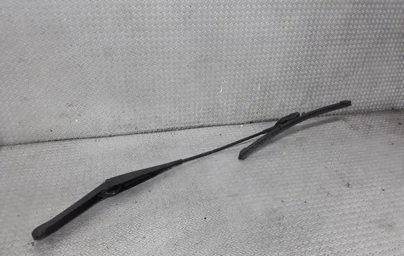Windshield/front glass wiper blade