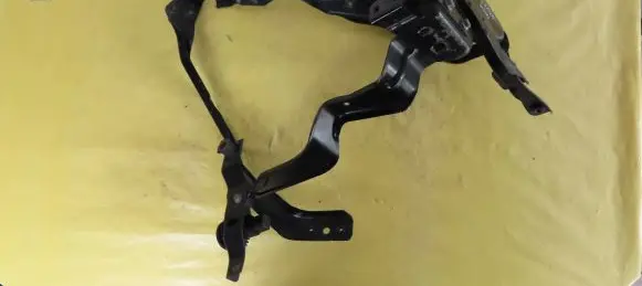 Mercedes-Benz C W204 Headlight/headlamp mounting bracket A2046200191 A2046200991
