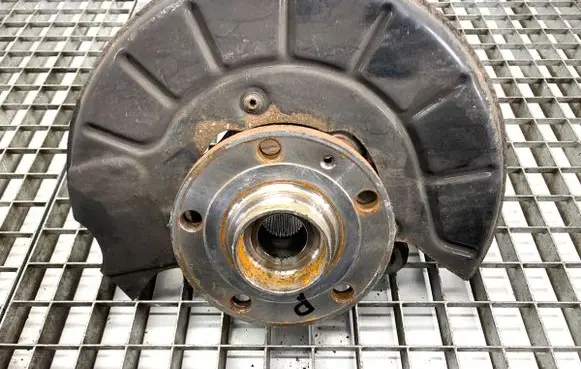 Volkswagen Scirocco Front wheel hub spindle knuckle 