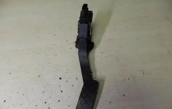 Skoda Octavia Mk3 (5E) Accelerator throttle pedal 5Q2721503D I4181