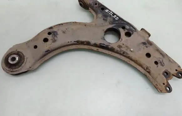 Volkswagen New Beetle Front lower control arm/wishbone