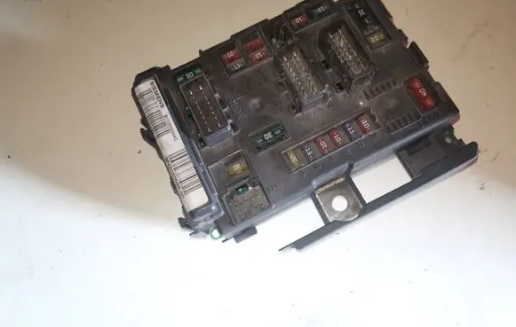 Citroen C5 Fuse module 9643100980 964310098000 S110500004C
