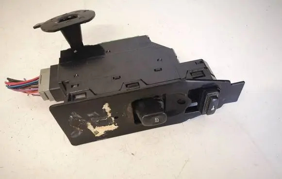 Volvo V70 Electric window control switch 30658147