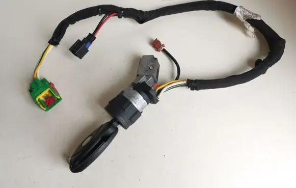 Peugeot 807 Ignition lock 36353100 9648445180
