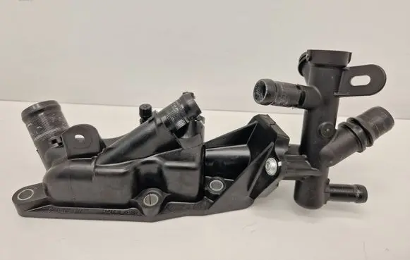 Renault Clio IV Thermostat/thermostat housing 110608635R
