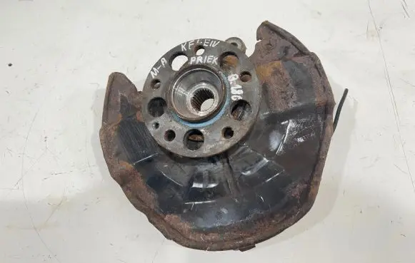 Mercedes-Benz B W245 Front wheel hub 690476