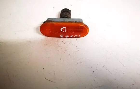Volkswagen PASSAT B5 Front fender indicator light 3b0949117