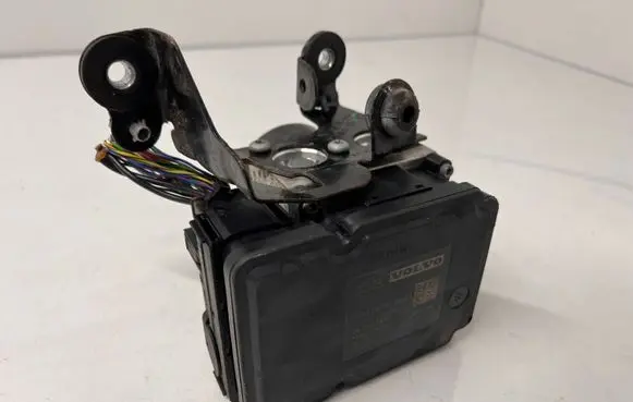 Volvo S60 ABS Pump 28526258303