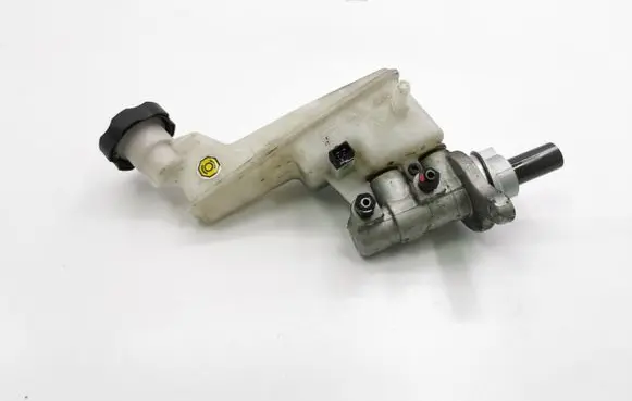 Hyundai Veloster Master brake cylinder