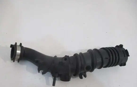Renault Clio III Air intake duct part 8200519077