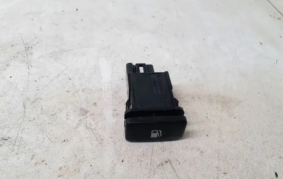 Lexus RX 330 - 350 - 400H Fuel tank opening switch 15A492