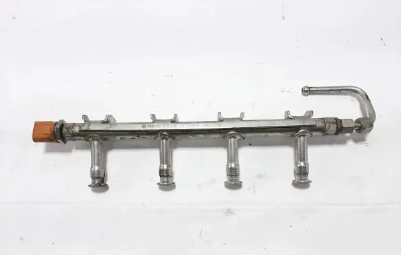 Volkswagen Golf VI Fuel main line pipe 03F133320C