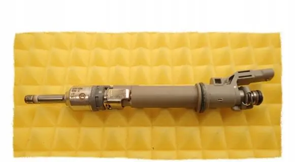 Audi A8 S8 D4 4H Fuel injector 07P906036C
