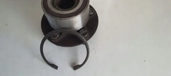 Jaguar I-Pace Rear wheel hub spindle/knuckle AD09H