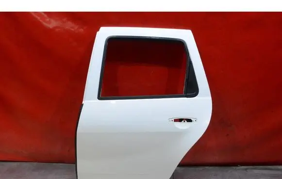 Dacia Duster Rear door