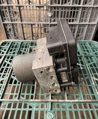BMW 5 E60 E61 ABS Pump 6774848 6774850