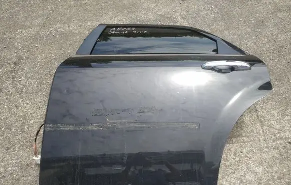 Chrysler 300 - 300C Rear door juodos