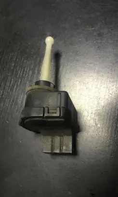 BMW 3 E36 Headlight level adjustment motor 8361000