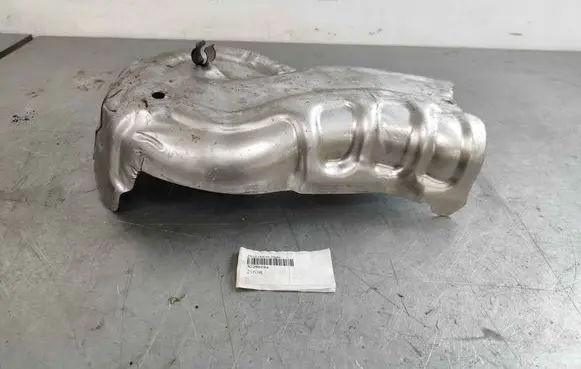 Volvo XC60 Heat shield in engine bay 32290194 31459491