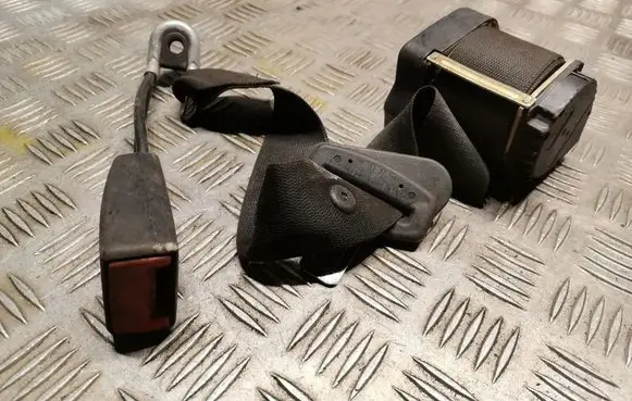 Mercedes-Benz S W220 Middle seatbelt (rear) 2208601585