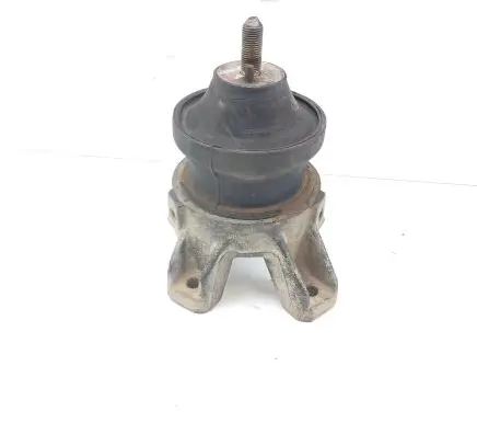 Hyundai Santa Fe Engine mount bracket 219322B500