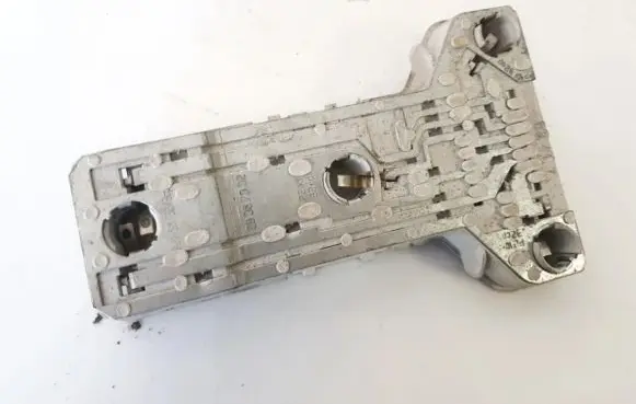 Volkswagen PASSAT B5 Tail light bulb cover holder 3B5945257
