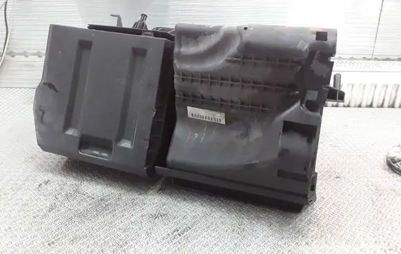 Volvo S40 Air filter box 30677532 30650076