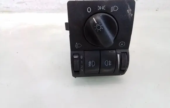 Opel Zafira A Light switch 09133249
