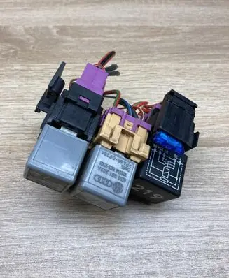 Audi A4 S4 B5 8D Other relay 8D0937503C 8A0937530