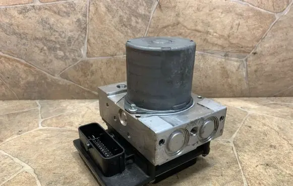 Mercedes-Benz CLS C218 X218 ABS Pump A2184310112