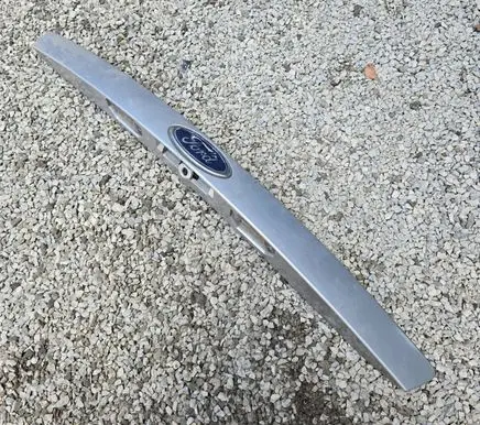 Ford Mondeo Mk III Trunk door license plate light bar 1S71F43400