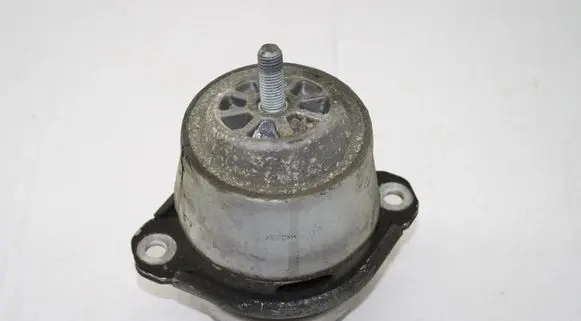 Porsche Cayenne (92A) Engine mount bracket 7P6199131