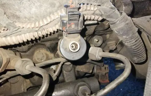 Renault Scenic I Fuel injector 0445110021 7700111014