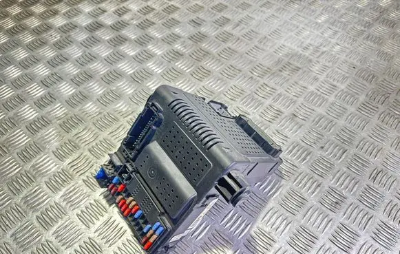 Volvo XC90 Comfort/convenience module 30786579 28155843