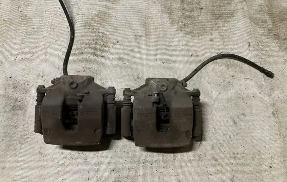 Mercedes-Benz C W204 Front brake caliper 